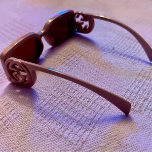 Gucci Women's Glasses with Cream color  Frame